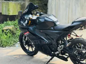 Yamaha R1 2022 Black