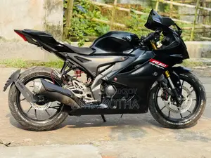 Yamaha R1 2022 Black