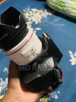 Canon 700D DSLR Camera