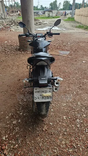 সুজুকি জিক্সার ২০২১ কালো