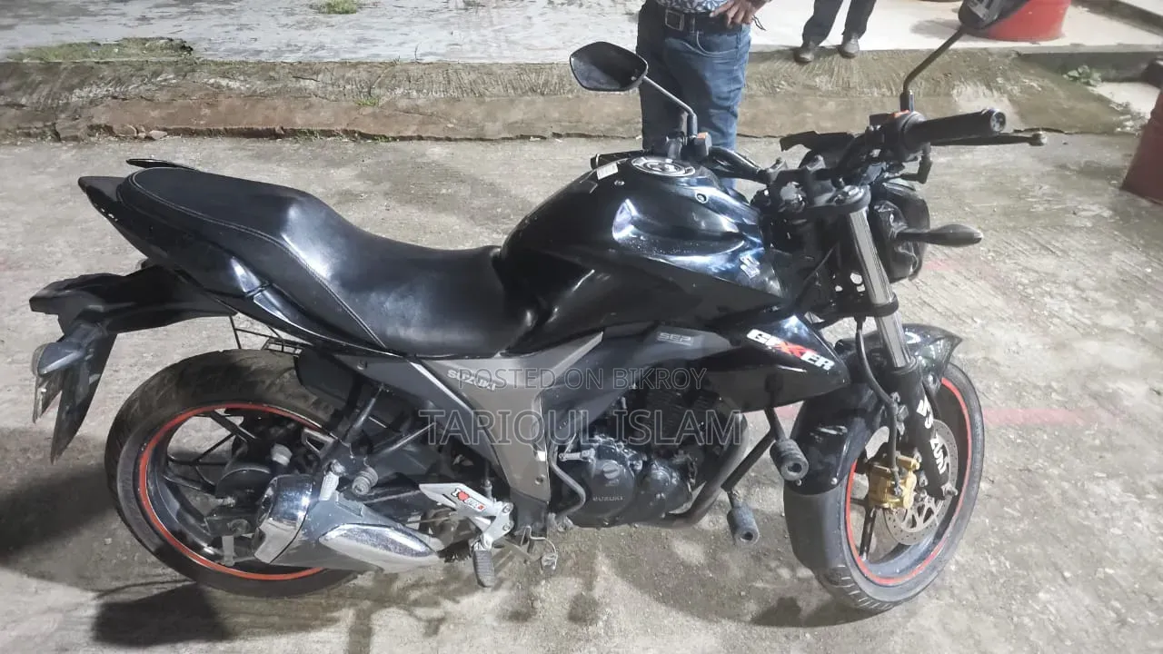 সুজুকি জিক্সার ২০২১ কালো