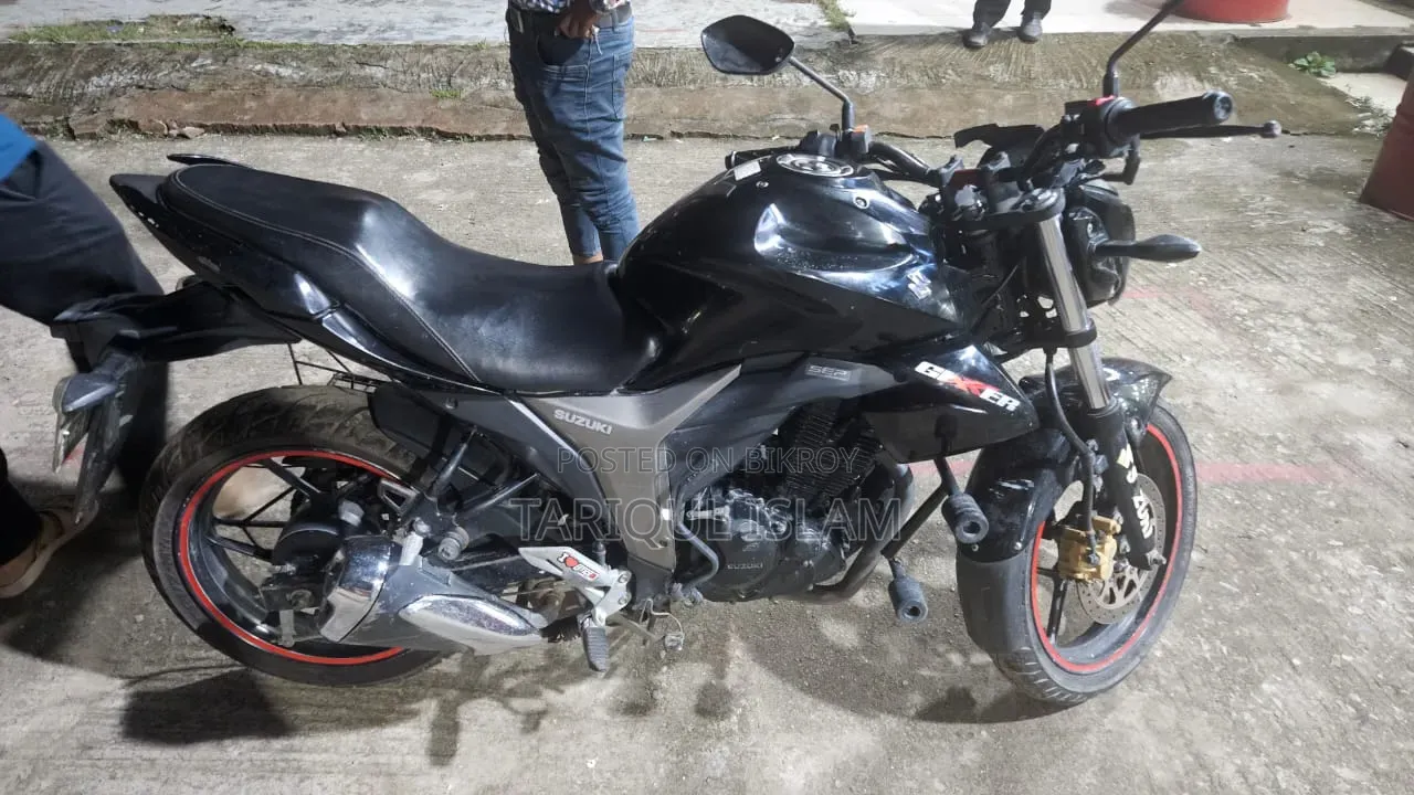 সুজুকি জিক্সার ২০২১ কালো