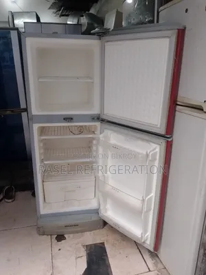 Running Walton Fridge for Sale.