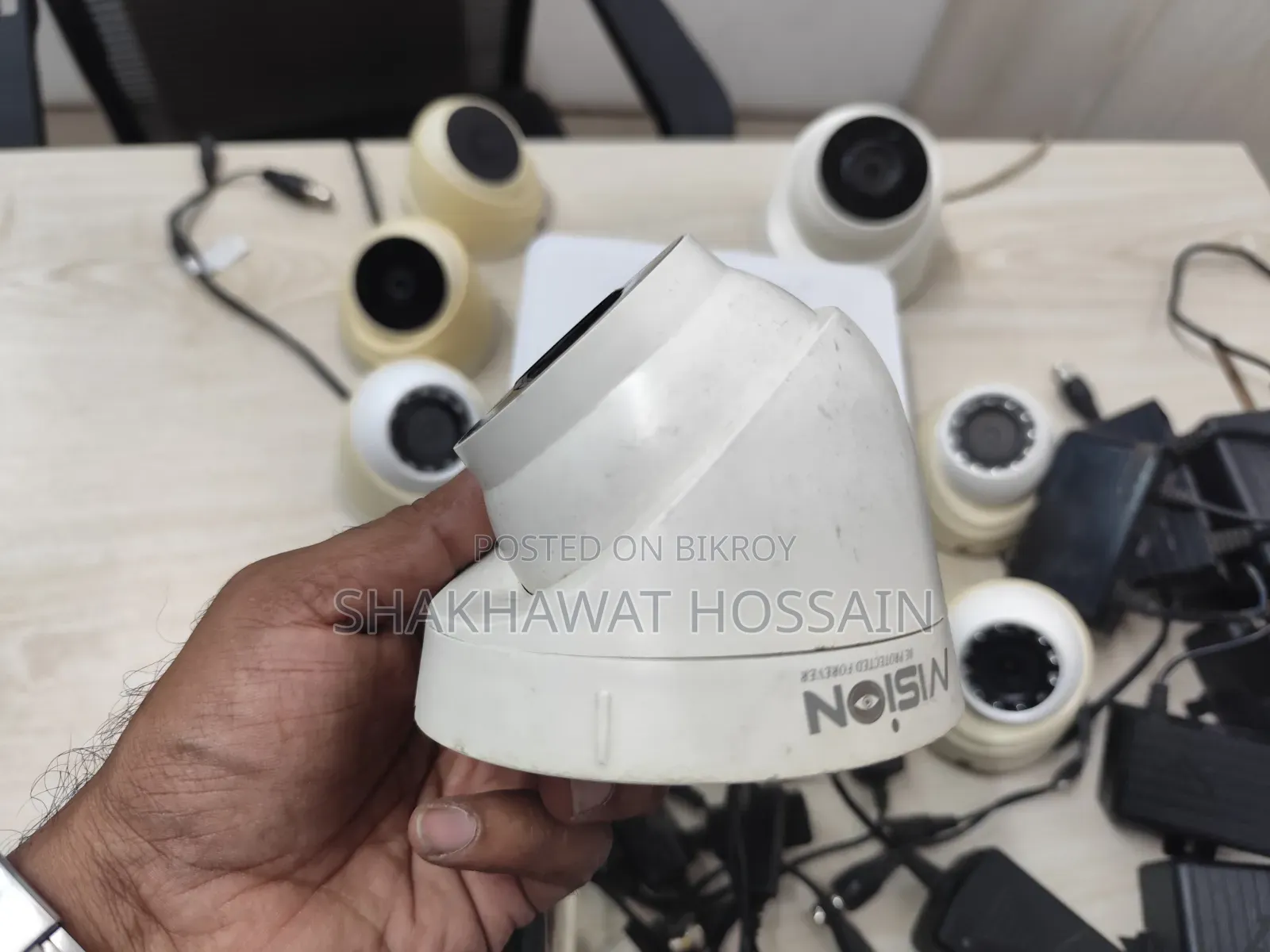 ৮ পিস সিসি ক্যামেরা সেট সেল করা হবে