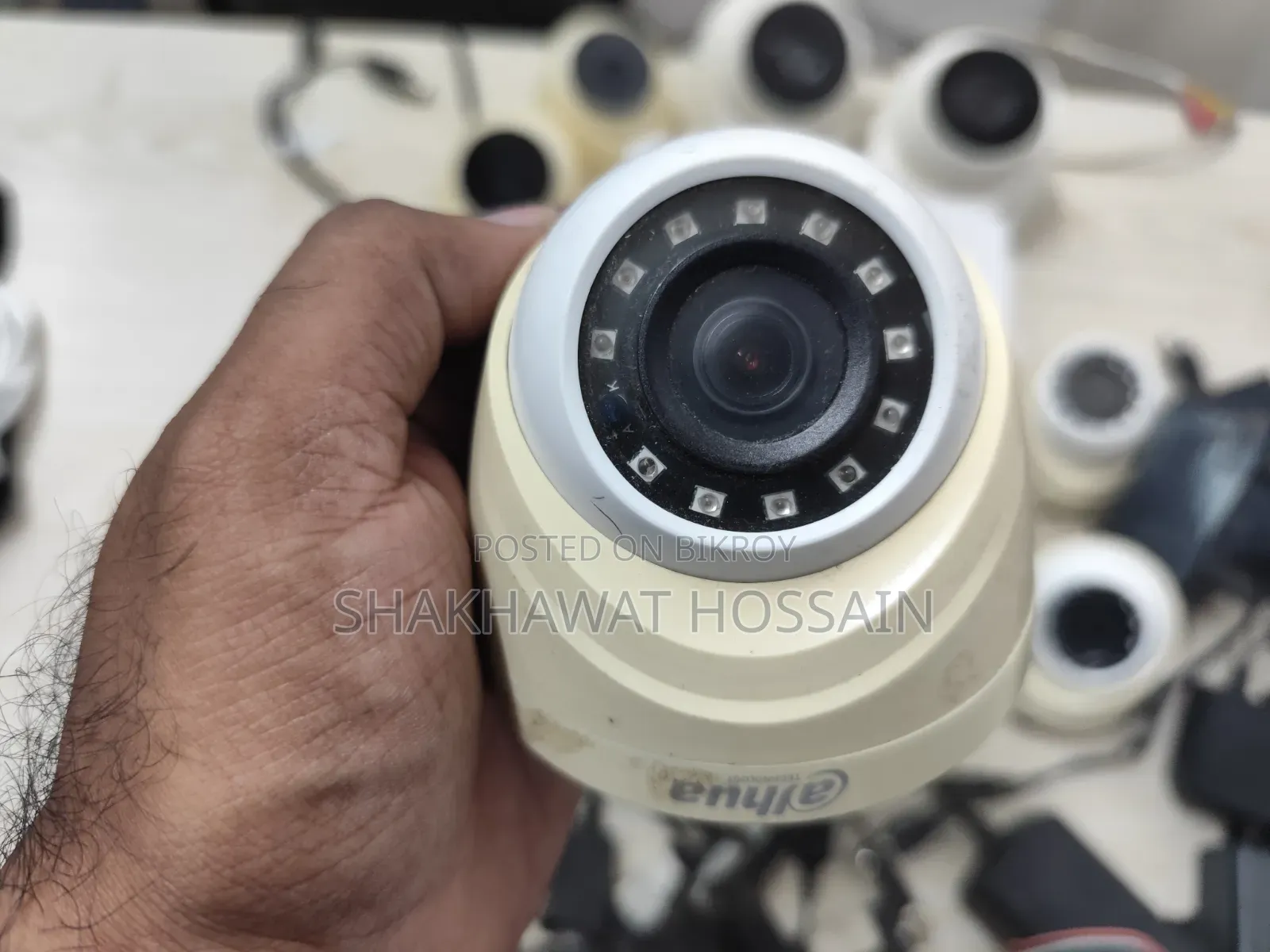 ৮ পিস সিসি ক্যামেরা সেট সেল করা হবে