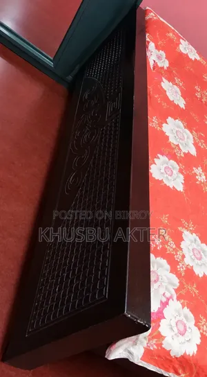সুন্দর ডিজাইনের মালোয়েশিয়ান কাঠ ডাবল খাট বিক্রি হবে