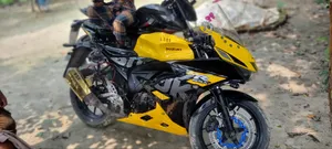 Suzuki GSX-R150 2022 Yellow