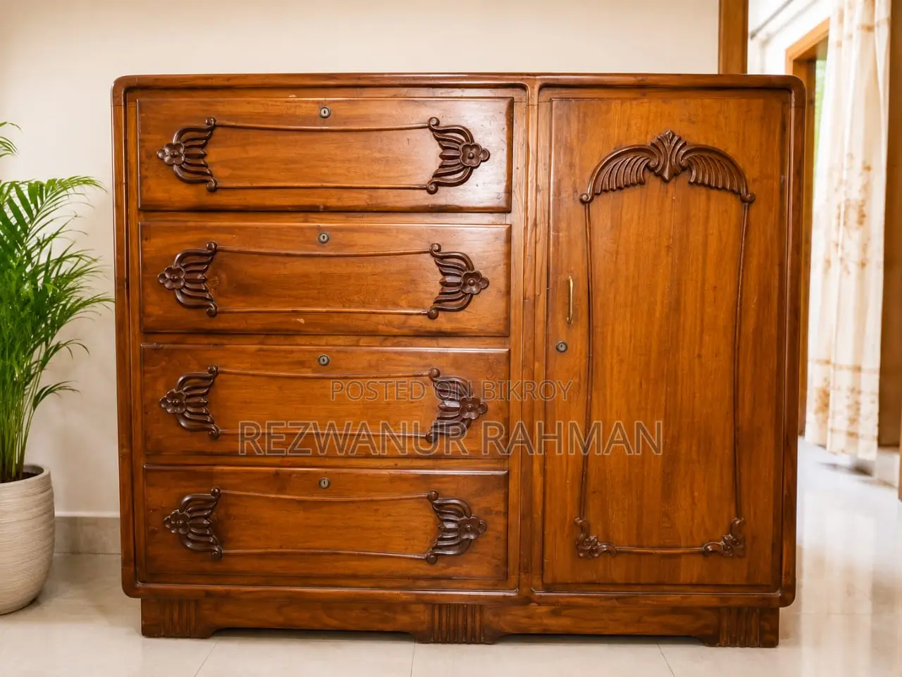 Old-fashioned sturdy Neem wood wardrobe for sale