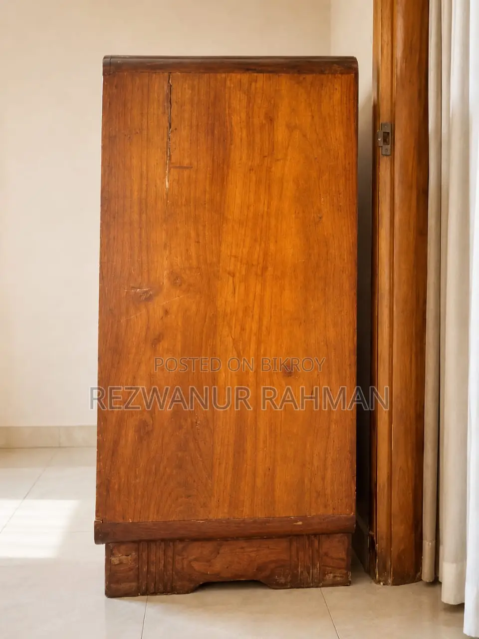 Old-fashioned sturdy Neem wood wardrobe for sale