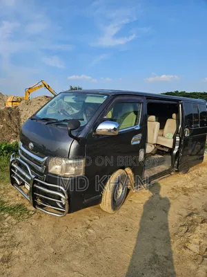 Toyota HiAce 2004 Grey