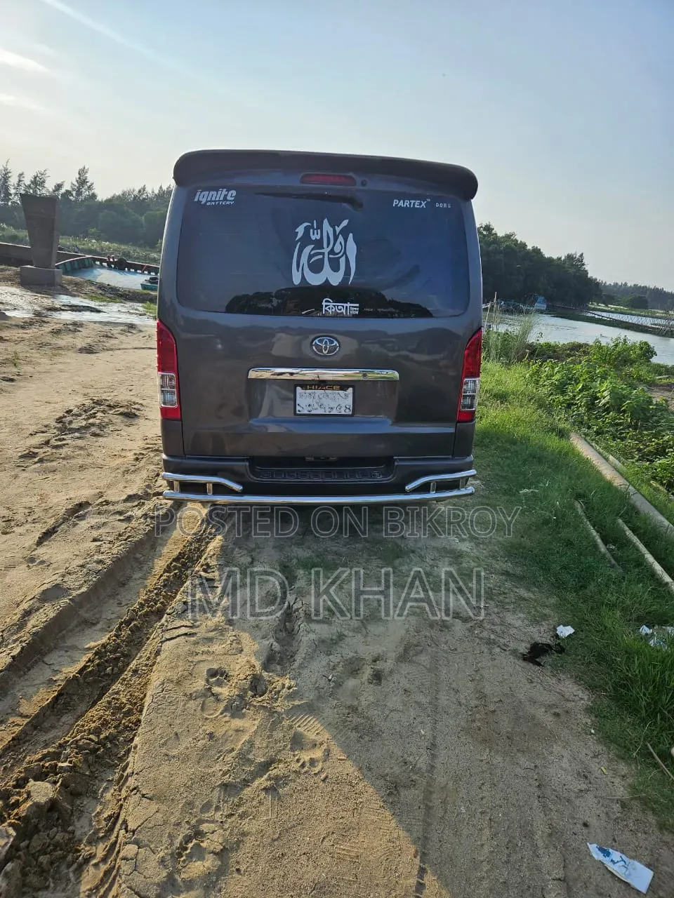 Toyota HiAce 2004 Grey