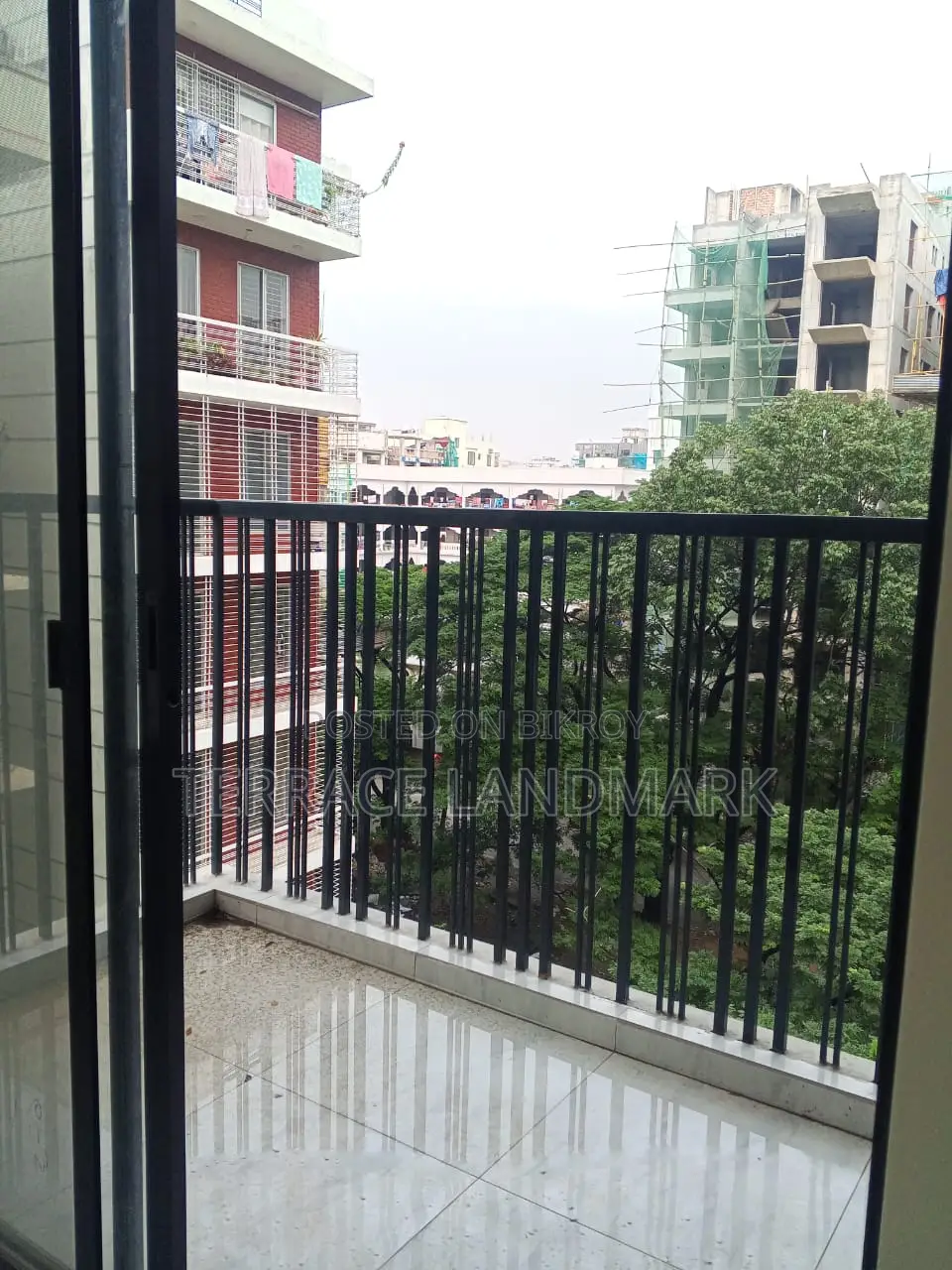 বসুন্ধরায় বিক্রয়ের জন্য ৪ বেডরুমের অ্যাপার্টমেন্ট