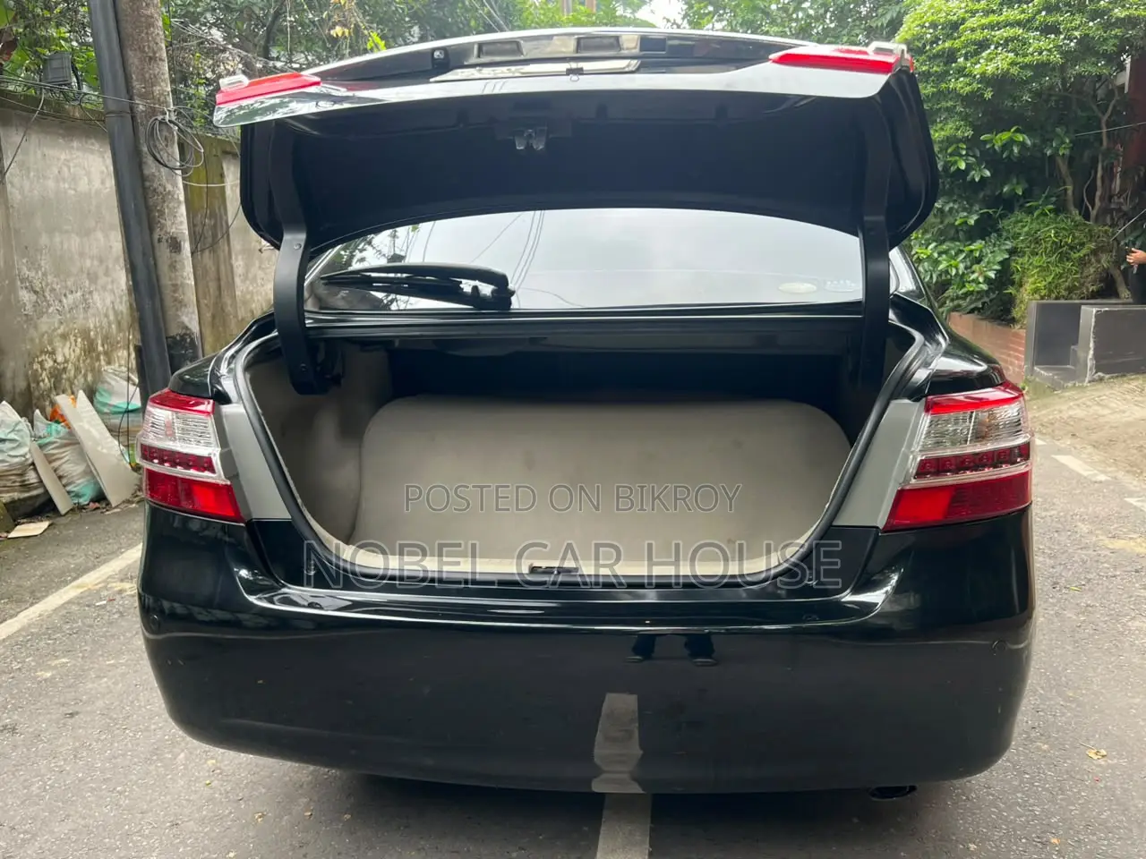 Toyota Premio 2011 Black