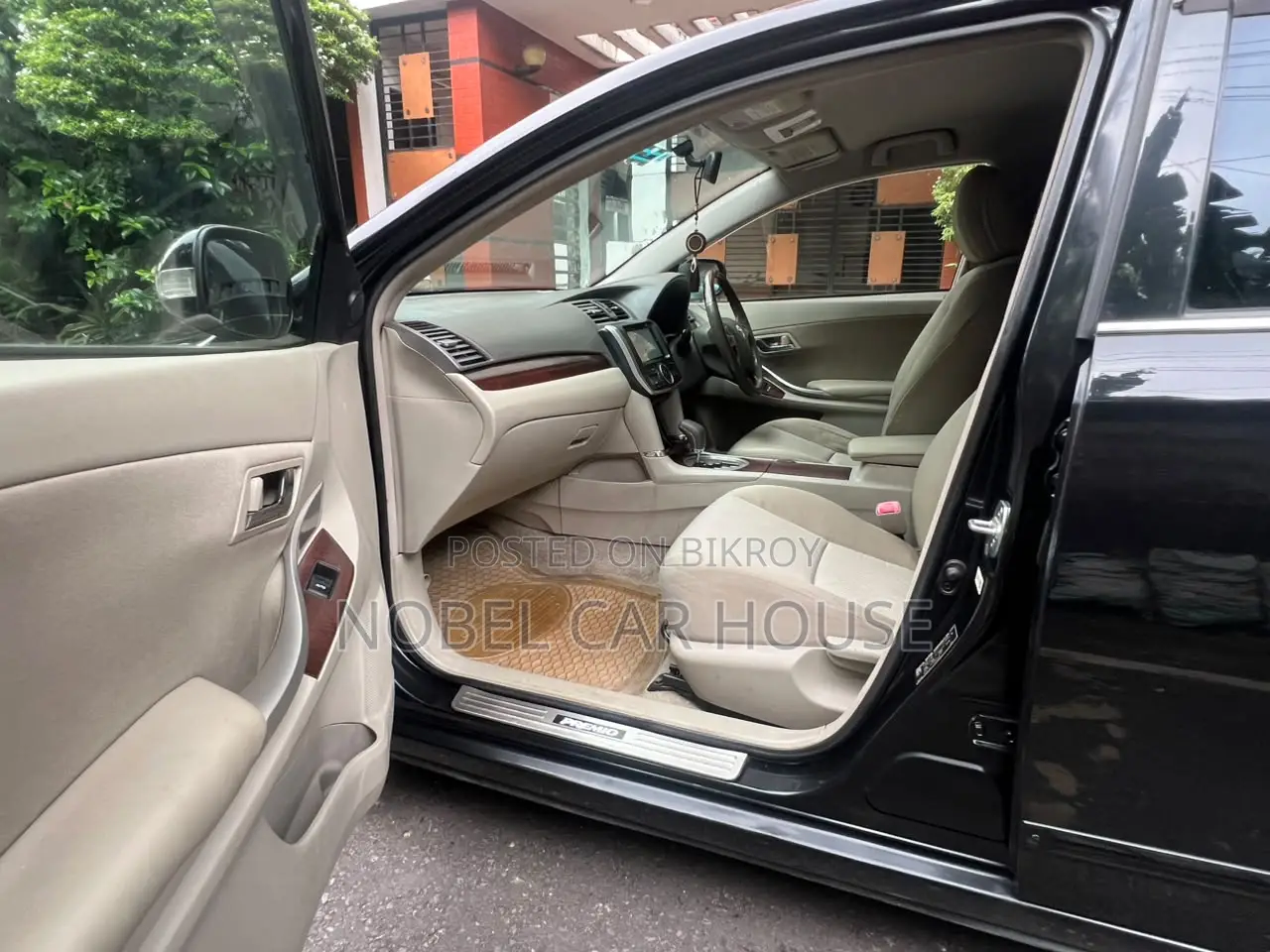 Toyota Premio 2011 Black