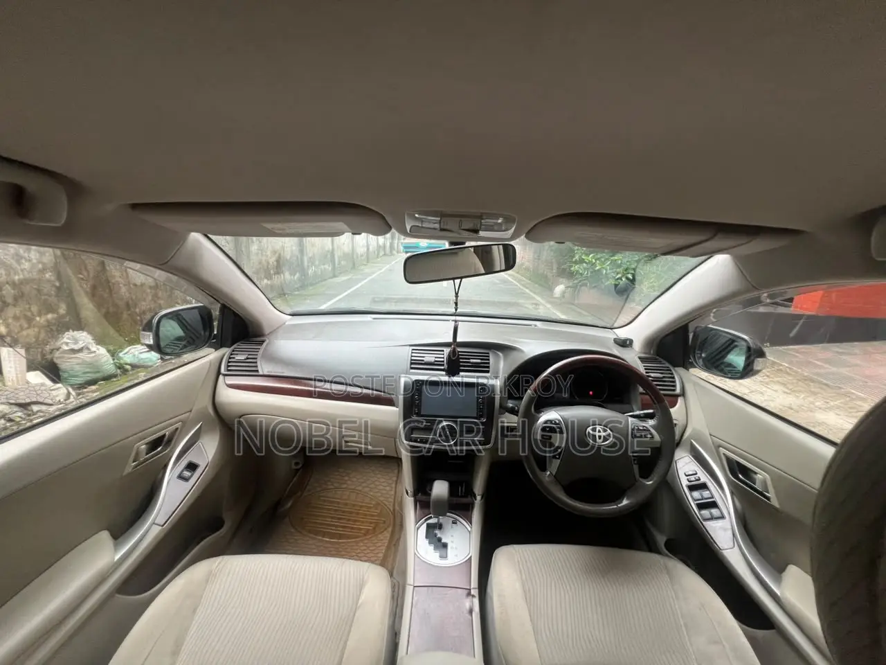 Toyota Premio 2011 Black