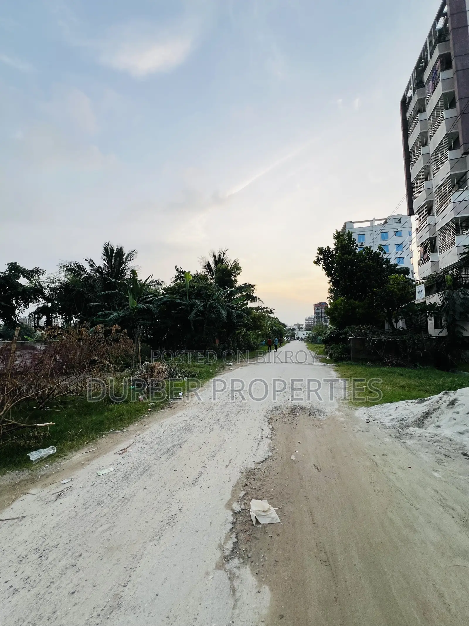 8 Katha Lake View Plot for Sell in Uttara