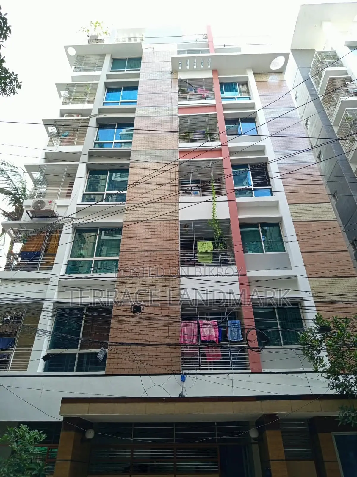Big House for Sale in I Block Bashundhara