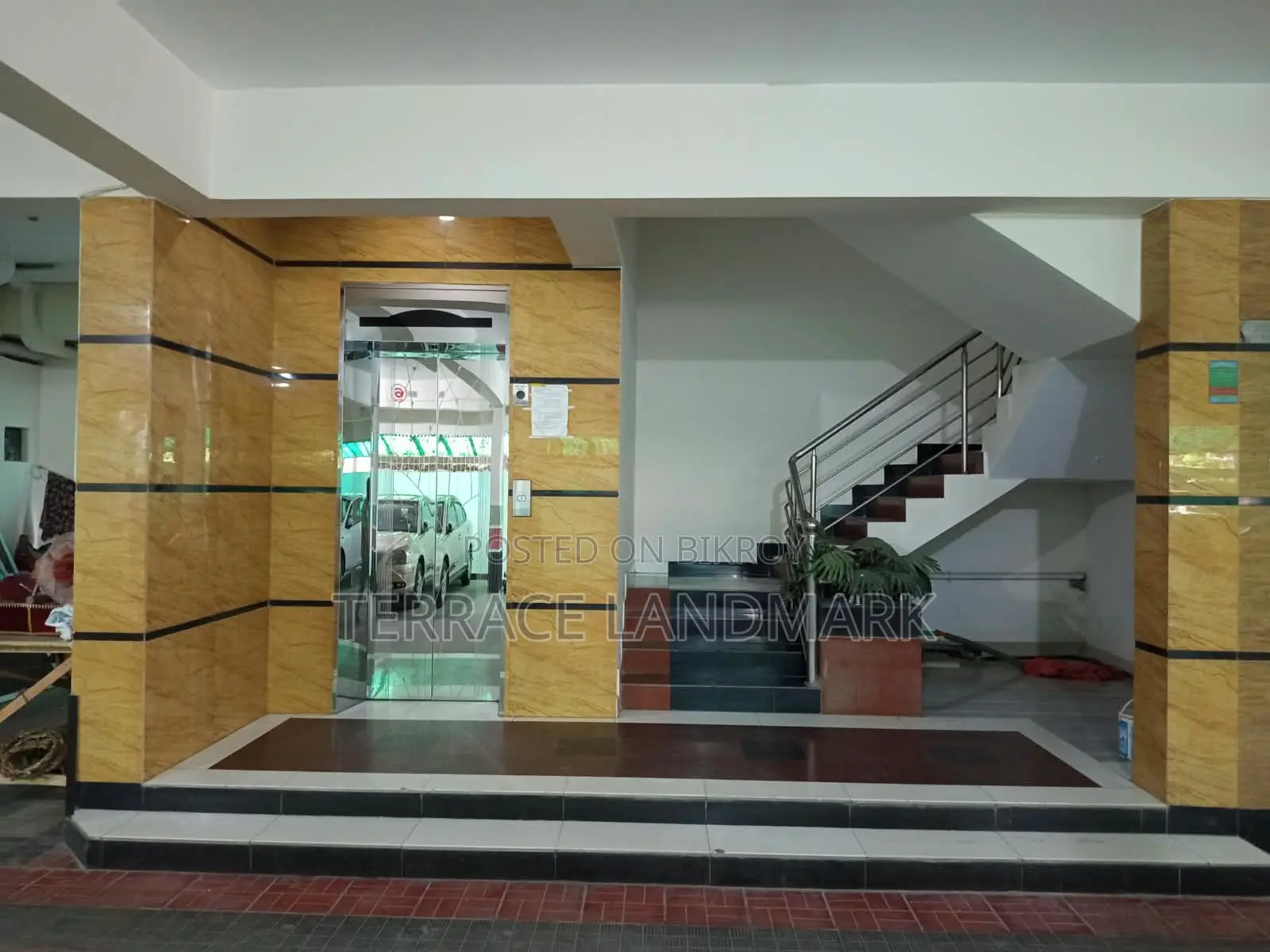 Big House for Sale in I Block Bashundhara