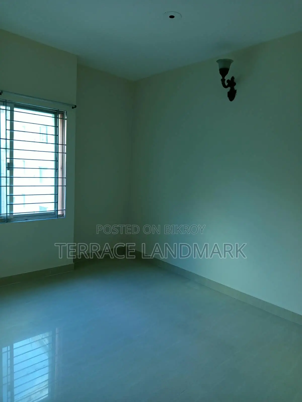 Big House for Sale in I Block Bashundhara