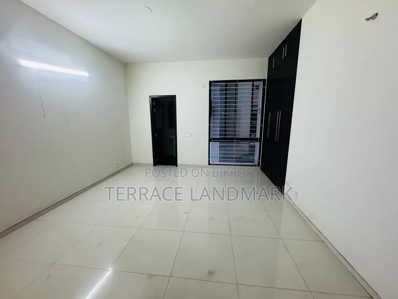 4bdrm Apartment in Basundhara for Sale