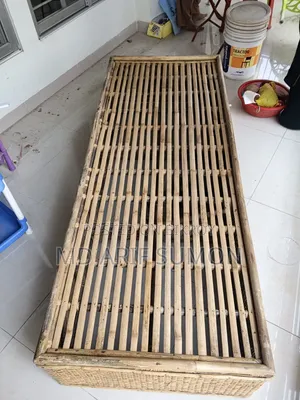 দোলনা খাট বইয়ের রেক