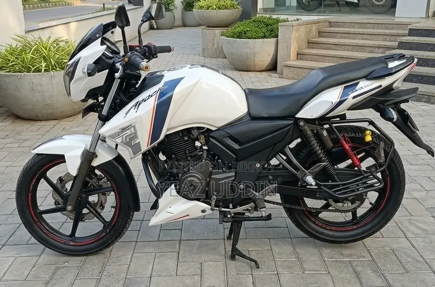 TVS Apache RTR 160 2V 2016 White