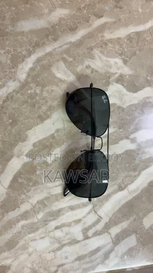 Ray-Ban Black Frame Aviator Sunglasses for Men