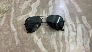 Ray-Ban Black Frame Aviator Sunglasses for Men