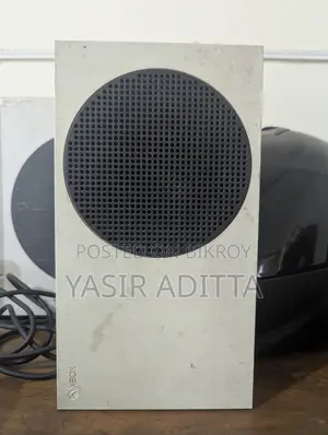 এক্সবক্স সিরিজ এস (৫১২জিবি) আসল বক্স এবং সমস্ত এক্সেসরিজ সহ