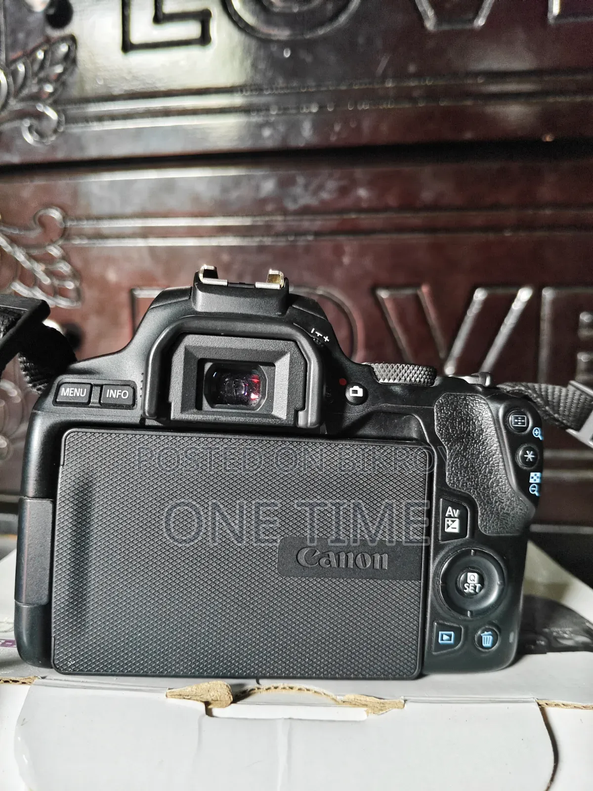250D Body With 85mm Prime Lens Memory Battery Others Accessories