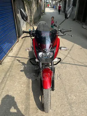 বাজাজ পালসার ১৫০ ২০১২ রেড