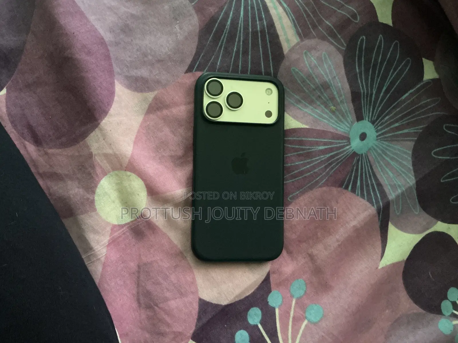 Apple Silicone MagSafe Case for iPhone 17 Pro Max