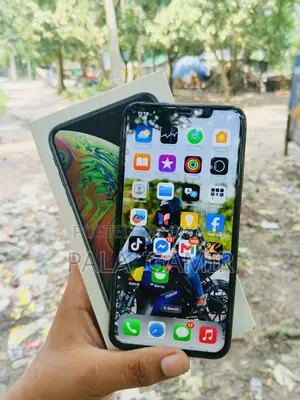 Apple iPhone XS Max 64 GB Black