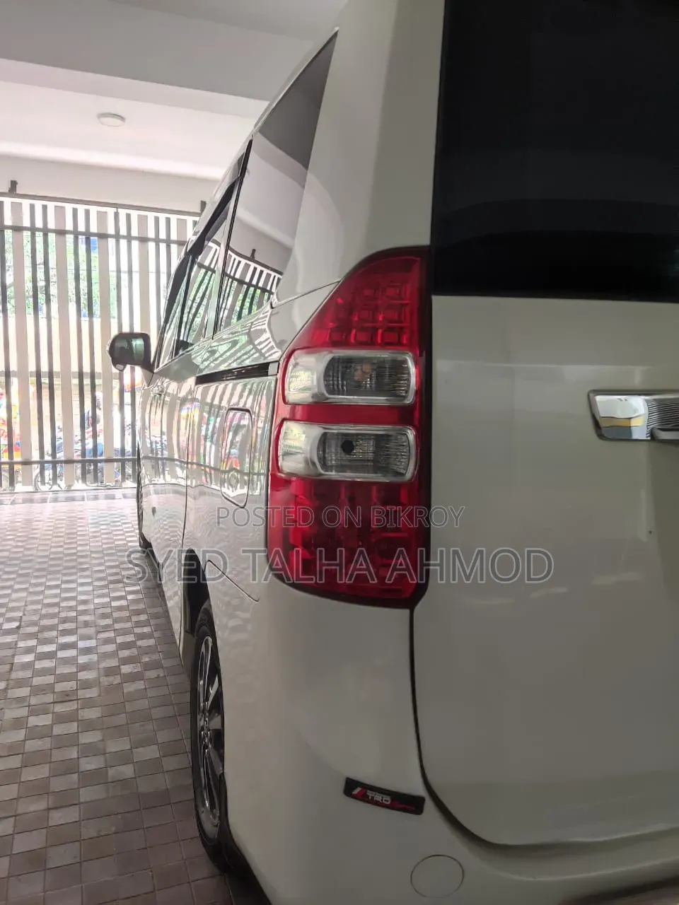 Toyota Noah 2.0 158hp AWD (8 Seater) 2013 Pearl