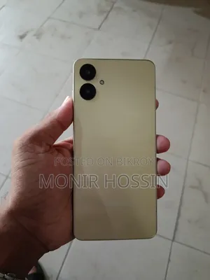 New Samsung Galaxy A06 64 GB Gold
