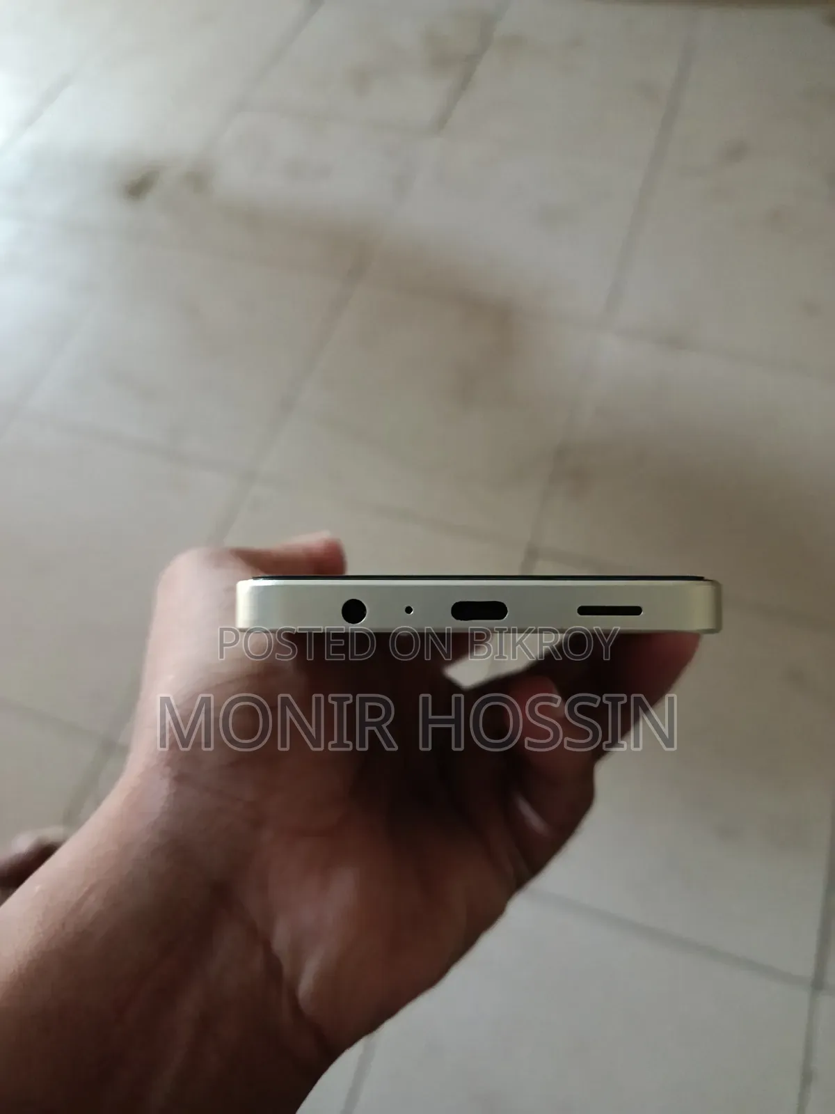 New Samsung Galaxy A06 64 GB Gold