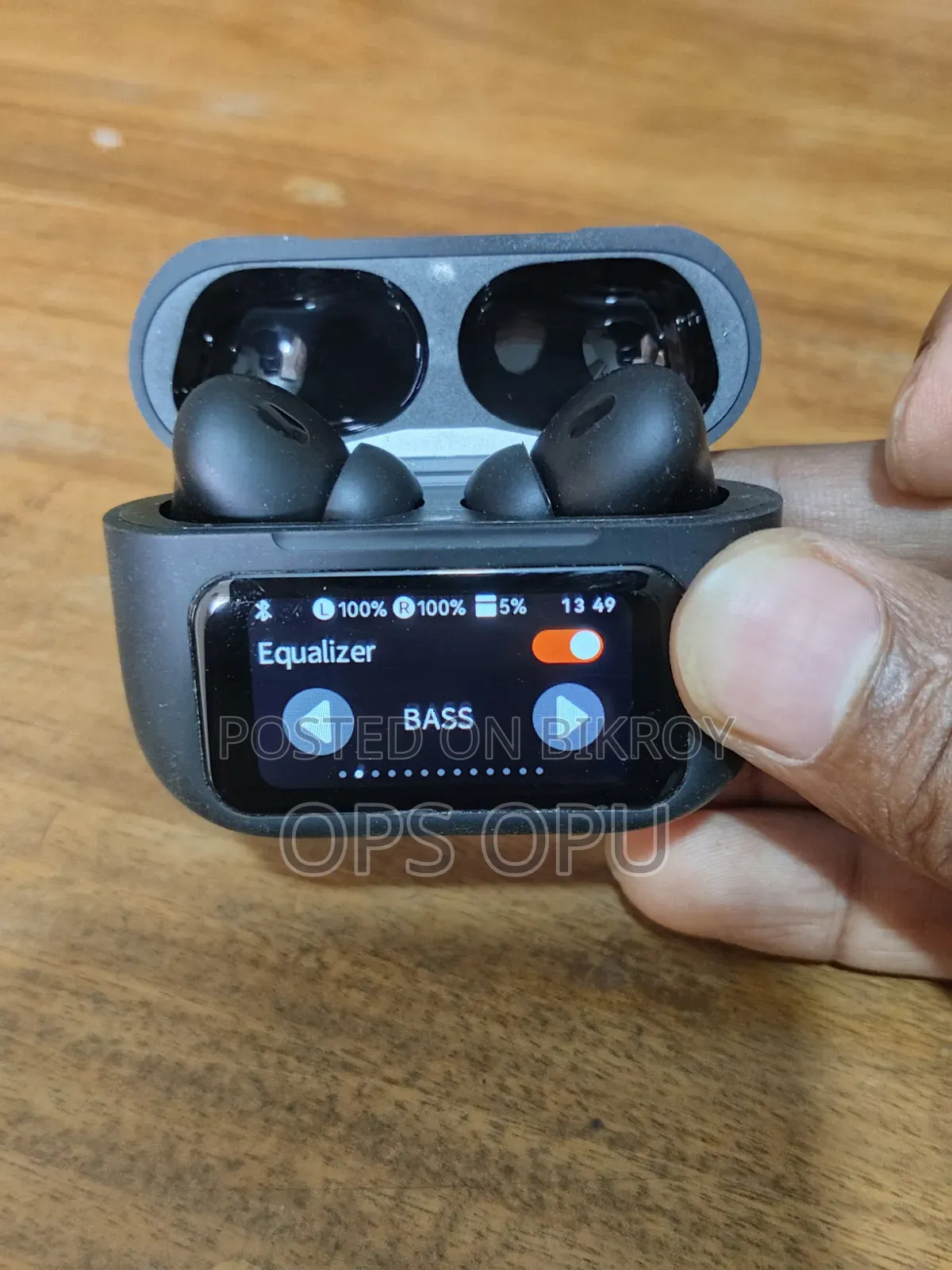 A9 Pro Earbuds