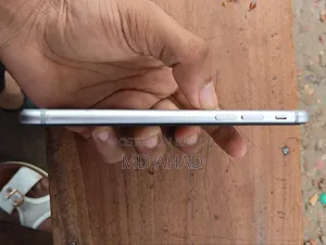 Apple iPhone 6 16 GB Black