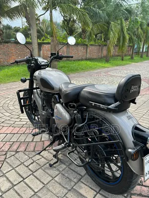 রয়াল এনফিলড ক্লাসিক ৩৫০ ২০২৫ গ্রে