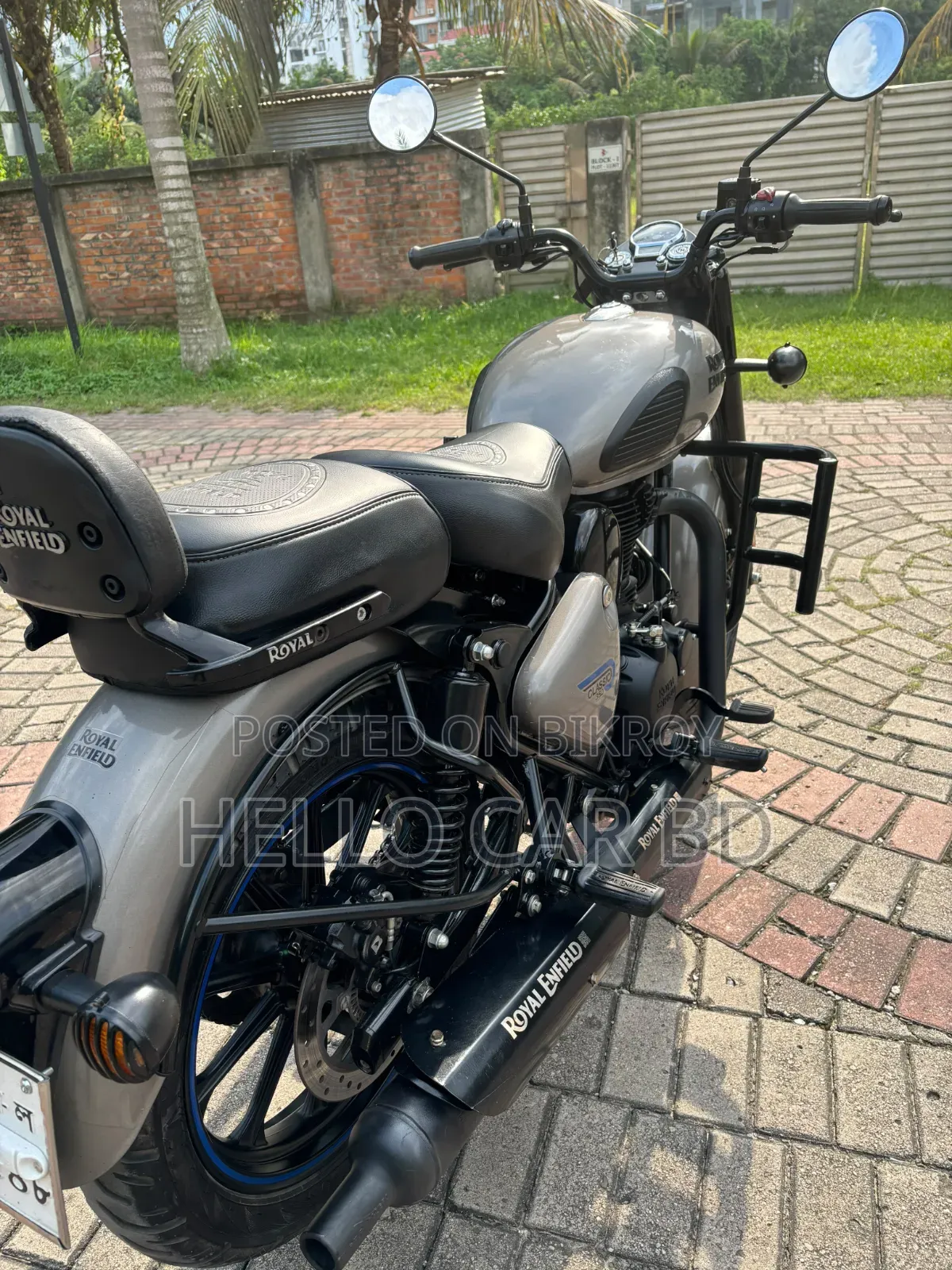 রয়াল এনফিলড ক্লাসিক ৩৫০ ২০২৫ গ্রে