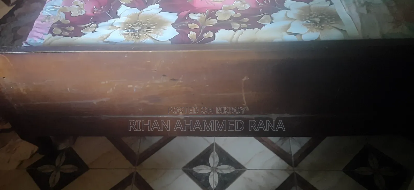 একটি পুরাতন সেগুন কাঠের খাট রিপ্লাই করা হবে। খোশাল শাহ রোড, আমান বাজার
