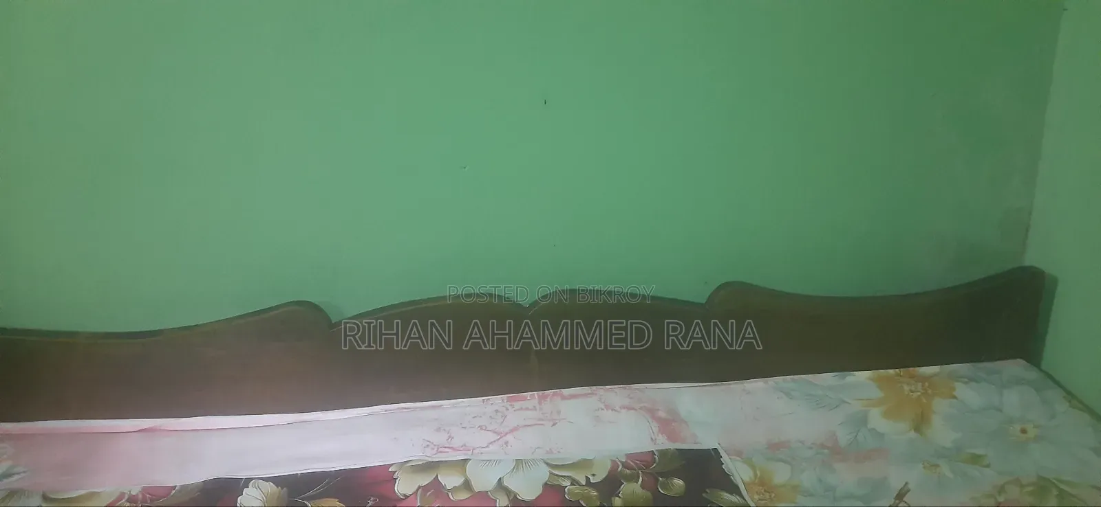 একটি পুরাতন সেগুন কাঠের খাট রিপ্লাই করা হবে। খোশাল শাহ রোড, আমান বাজার