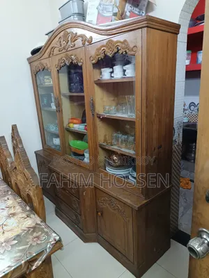 কাঠের শোকেস / ডাইনিং শোকেস বিক্রি হবে (ভালো কন্ডিশন)