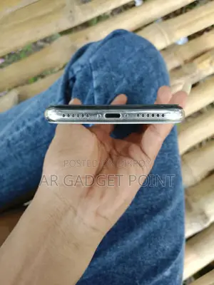 Apple iPhone X 64 GB White