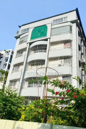Furnished 4bdrm House in Dhaka, Banani for Sale