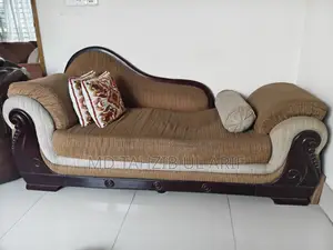 সোফা সেট এবং লাক্সারি ডিভান বিক্রয়