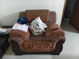 সোফা সেট এবং লাক্সারি ডিভান বিক্রয়