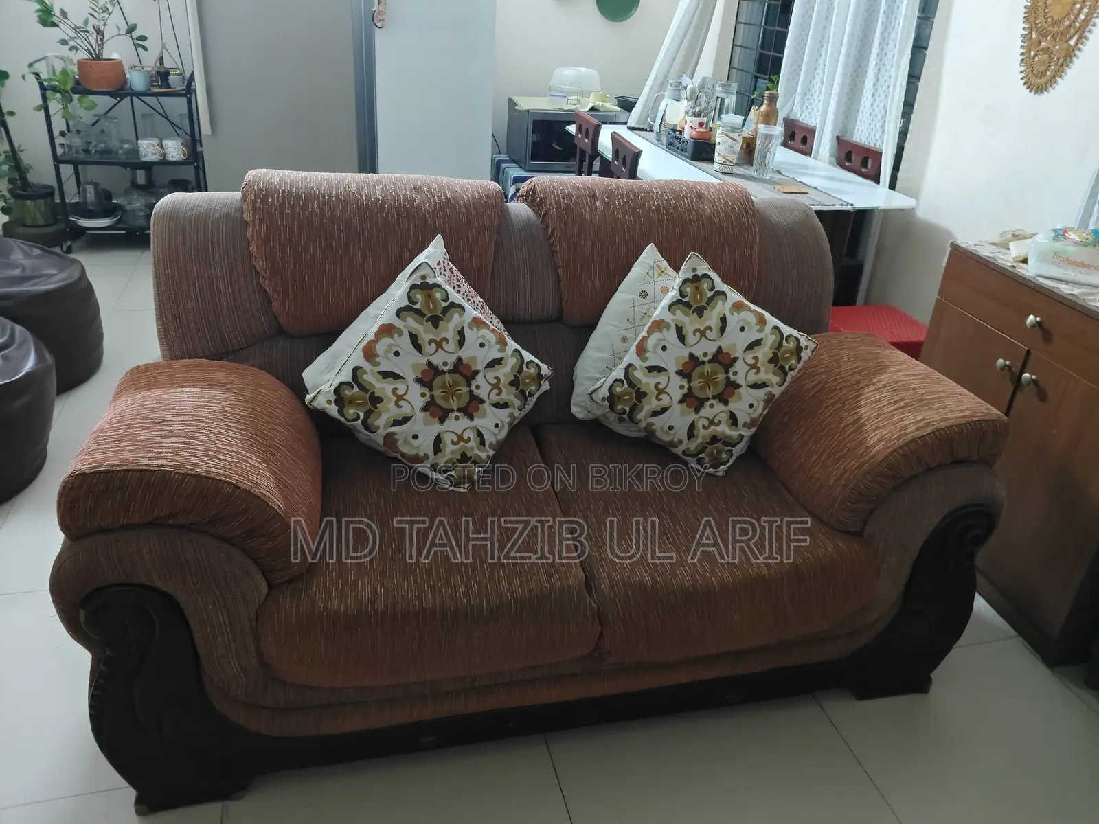 সোফা সেট এবং লাক্সারি ডিভান বিক্রয়