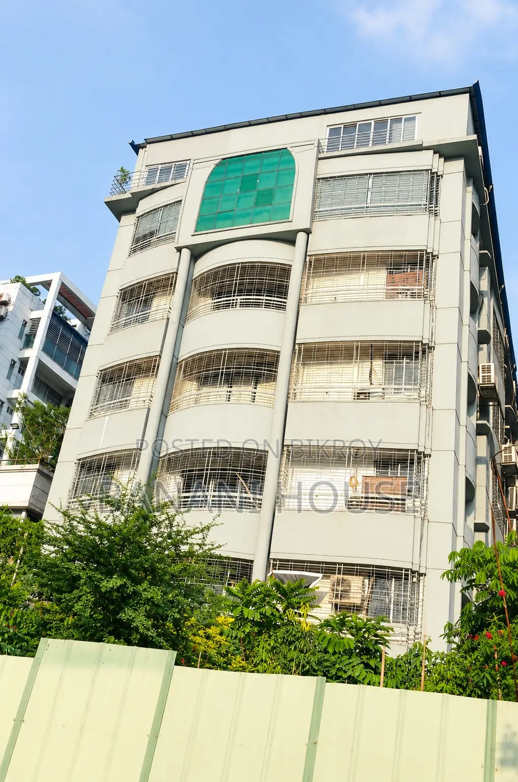 Furnished 4bdrm House in Dhaka, Banani for Sale