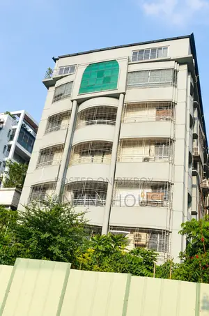 Furnished 4bdrm House in Dhaka, Banani for Sale